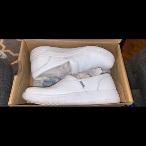 Cherokee nursing shoes